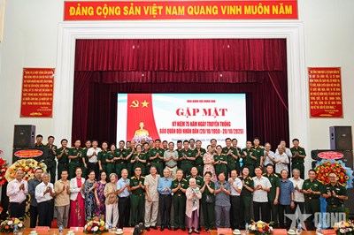 View - 	Gặp mặt kỷ niệm 75 năm Ngày truyền thống Báo Quân đội nhân dân